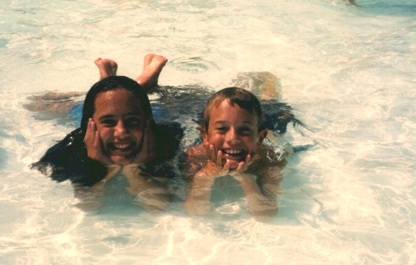 kidsinthepool.jpg